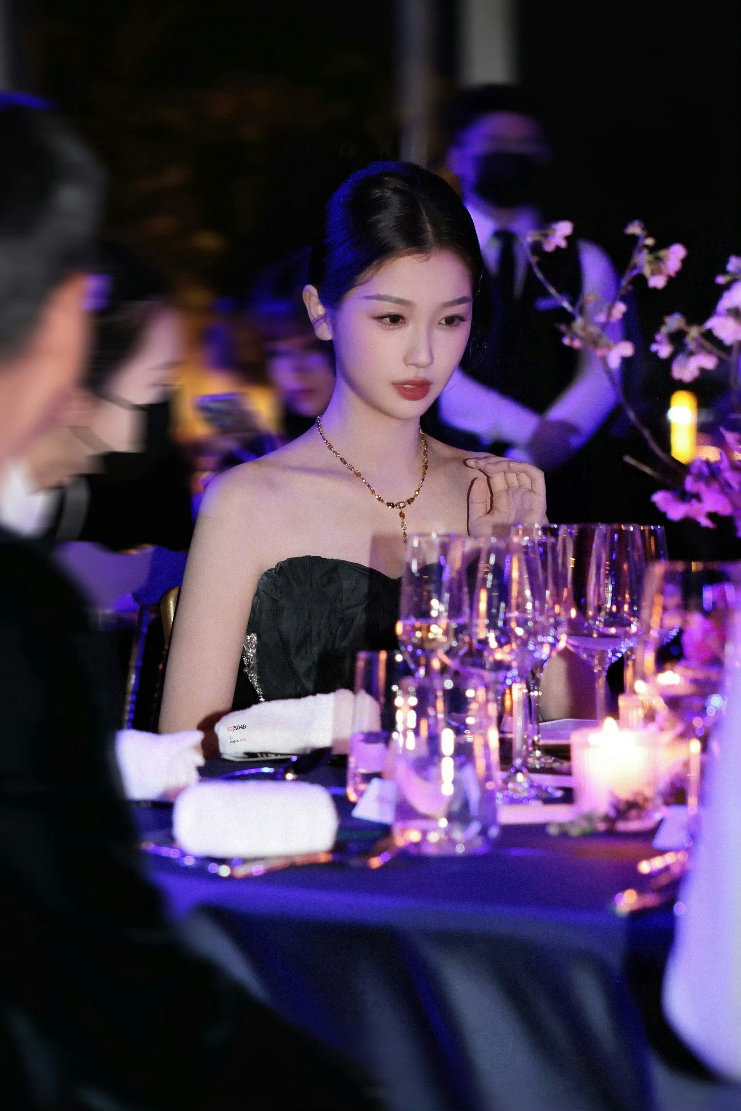 去年今日虞书欣 我那晚宴上的妈妈🖤 