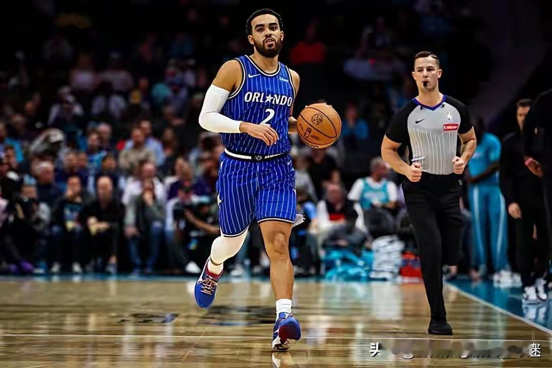 魔术对琼斯表达了失望。话说太阳时期的琼斯真是控卫上的一把利器，如今却成为累赘。