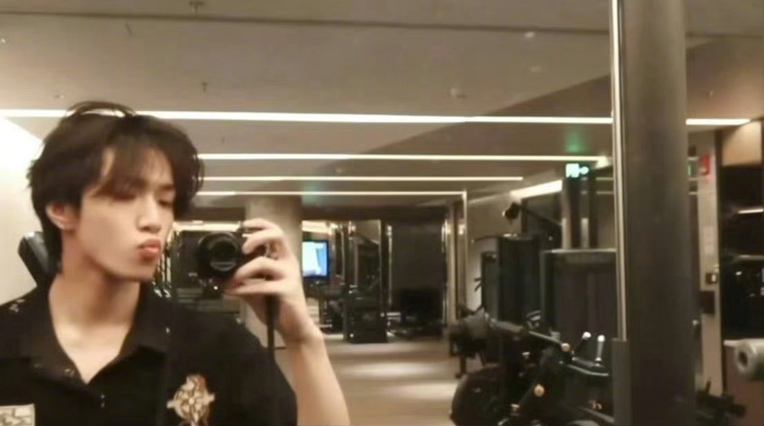 刘耀文高会健身vlog熟悉的健身vlog来袭！！耀文一定是最会撩人的小狗慷慨富有