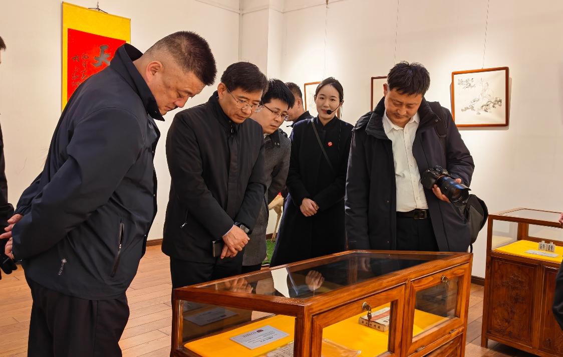 春日济南｜赴一场科技与本草之约
春风拂面，走进济南力诺瑞特与宏济堂，感受传统与现