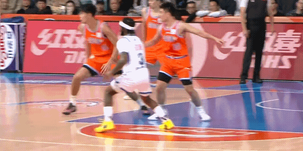 福建男篮最终77：76险胜宁波男篮，这场比赛最后时刻真的太精彩了，双方都在比拼谁
