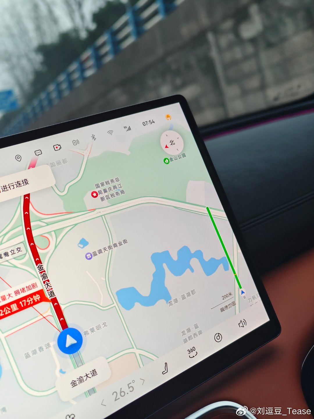 每每经过这两公里都让我有种回到了北京的感觉那种被暗紫姨妈色支配的恐惧感修个高架桥