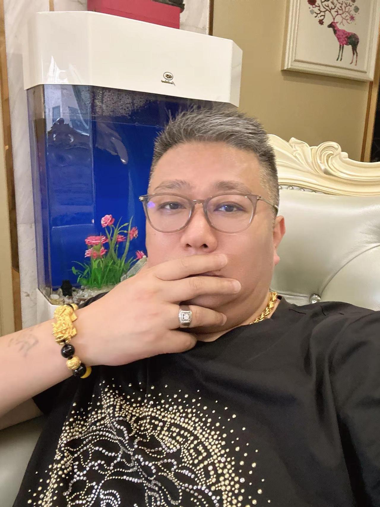 80后集体叛逆我这个头发还需要染吗✌️