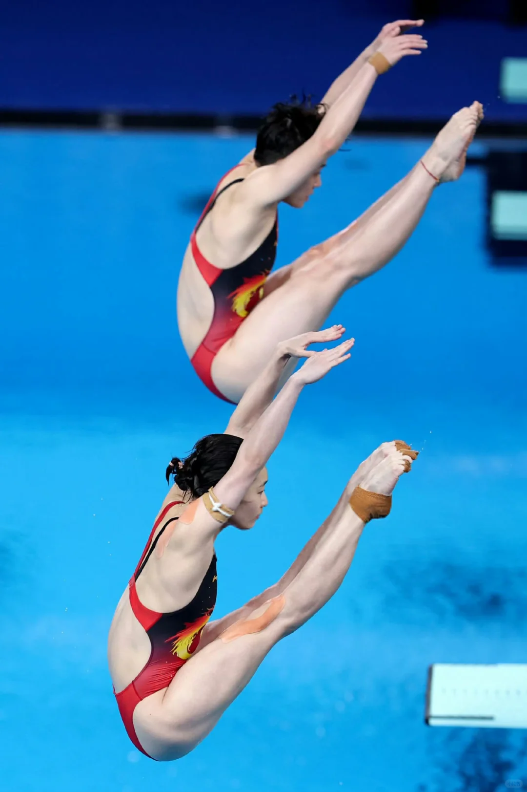 中国队跳水女双3米板金牌！