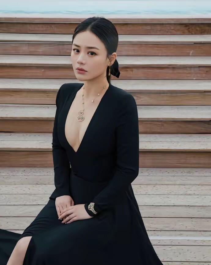 爱情里最怕的，不是不爱，而是给不起的自尊。
欧豪说这辈子最遗憾的就是对不起马思纯