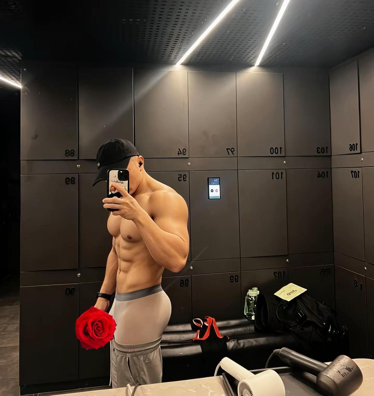 男人的软处，要细腻呵护。内裤 jeep 肌肉线条 自拍