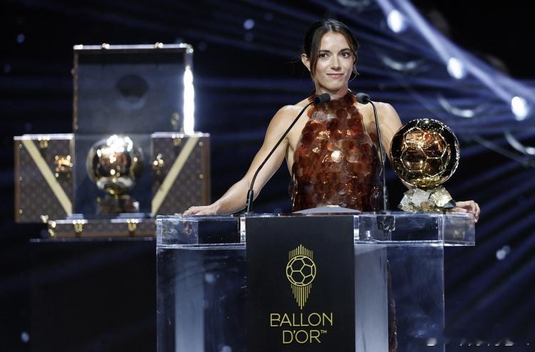 邦马蒂：我不会拿自己和梅西比较，他的成就属于另一个层次11月28日讯 西班牙女足