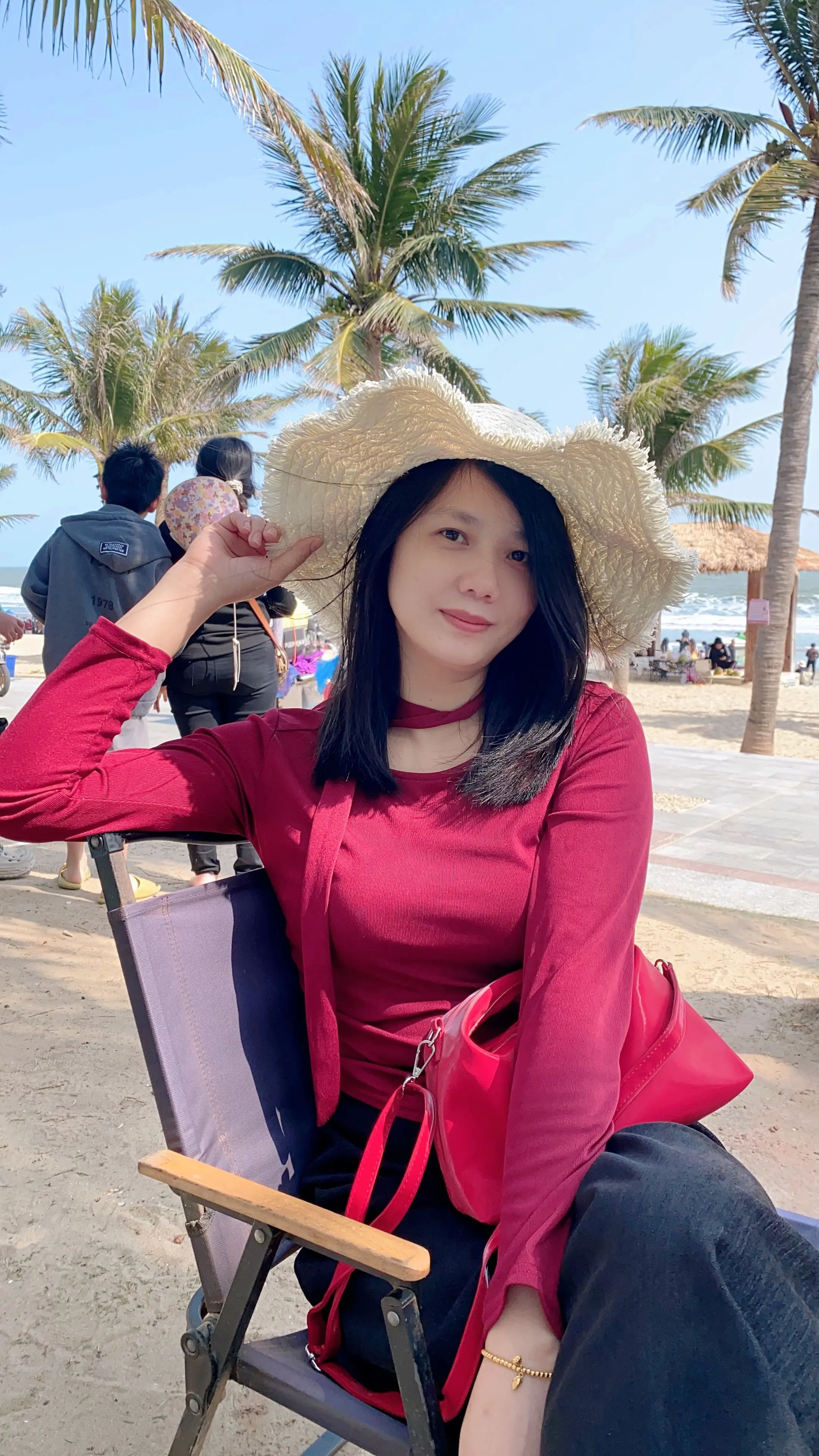 明天杯奶家年例，要不你出王老吉，我出亲戚得矛😂😂