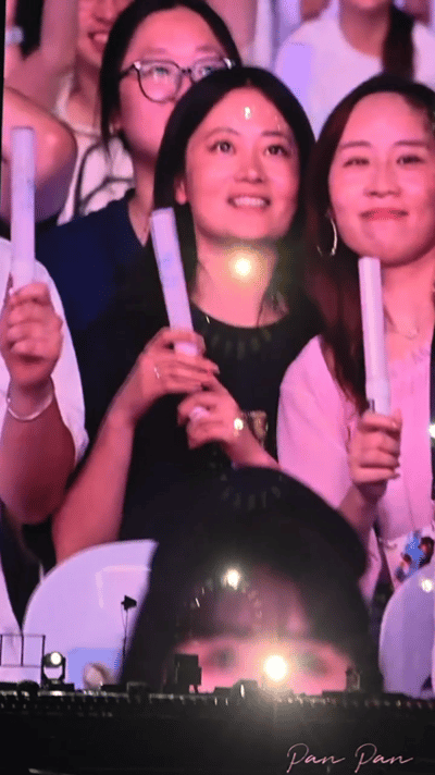 萧敬腾演唱会怎么还有燃冬来萧敬腾演唱会看上小品了本来奔着听歌去萧敬腾演唱会，结果