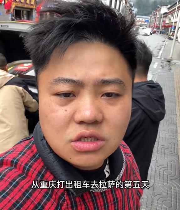 重庆网红李要得格局拉满了！

两个出租车司机一人分一万。

剩下的奖金他不打算留