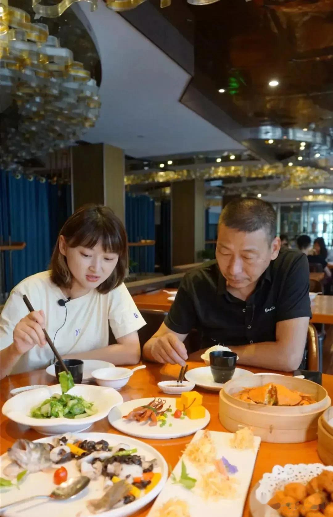 全北京最好吃的杭帮菜，就隐藏在这家人气爆棚的餐厅里—外婆家！蒜蓉粉丝虾、外婆红烧