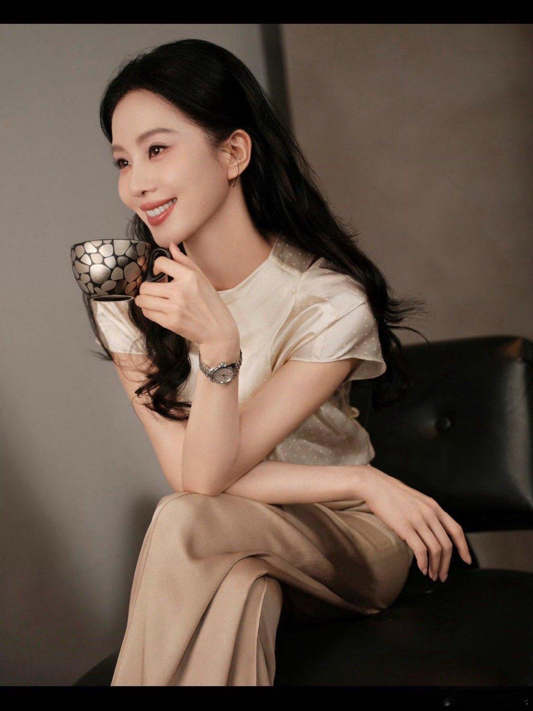 我们春晚是中式美学天花板姐刘诗诗我支持！美学天花板刘诗诗