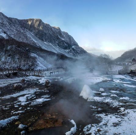 延边大学的地理位置在吉林省延边朝鲜族自治州。因为要照顾当地考生，它招生计划里大概