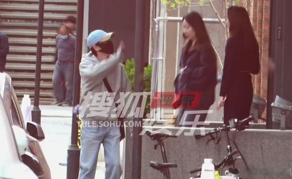 朱一龙去陈思诚工作室了朱一龙现身陈思诚工作室朱一龙现身陈思诚工作室，要合作了，