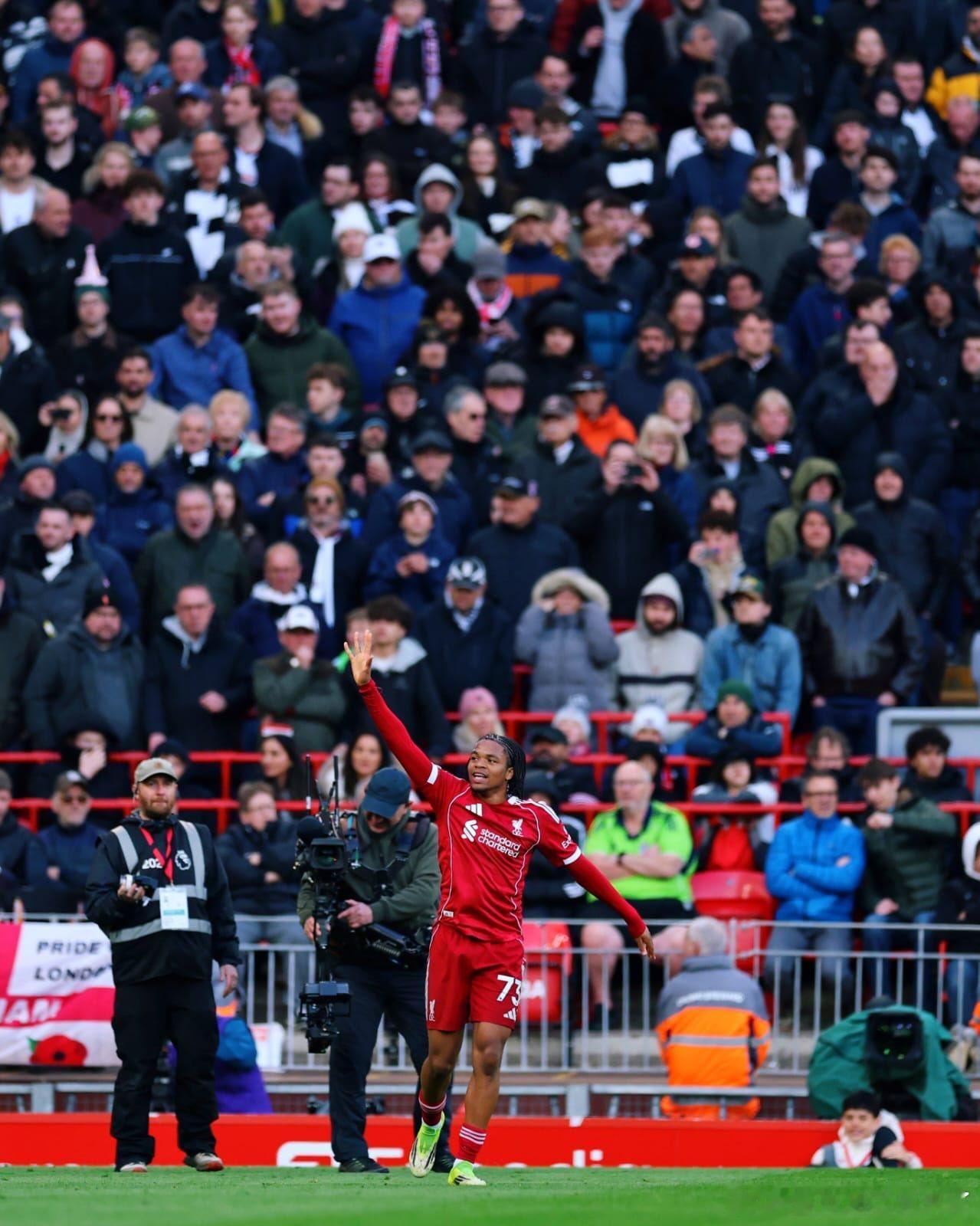 队报预测恩古莫哈明天将在对阵巴黎圣日耳曼的比赛中首发！ 意思就是敢不敢放他首发 