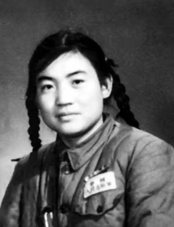 病危欠费被迫停药，隐姓埋名的女英雄，晚年境遇让人心寒
 
1994年，“英雄儿女