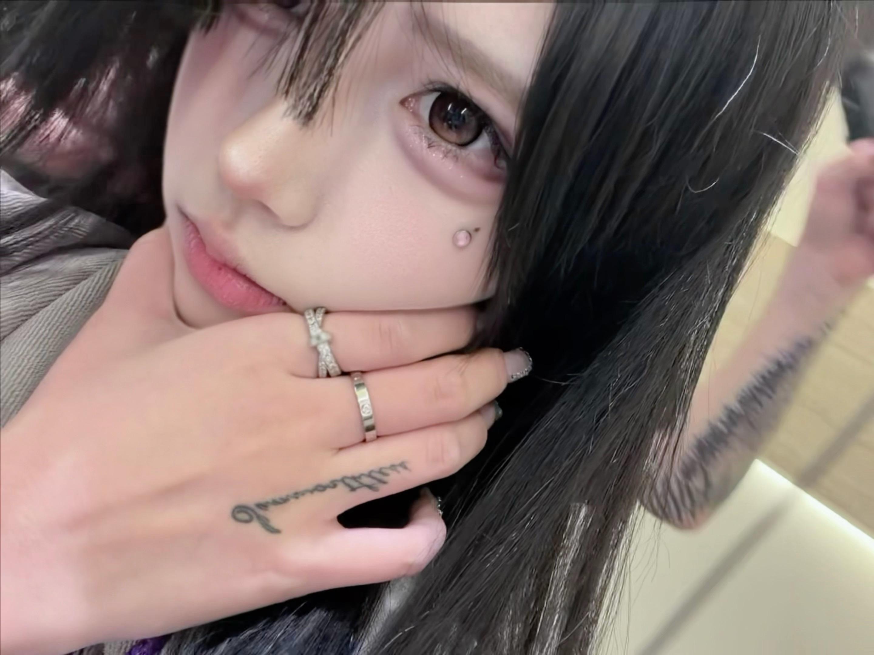 女孩 好好吃饭 好好睡觉 好好生活