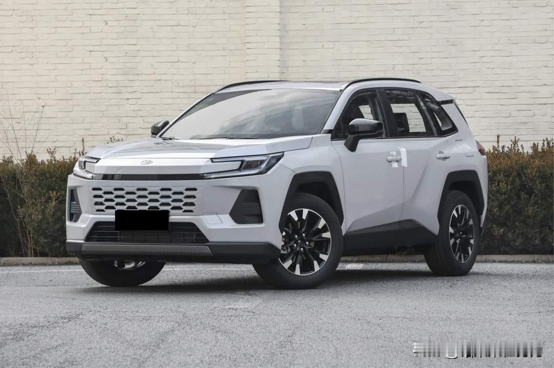 全新威兰达AIR版这次在外观上玩了个“机甲风”，官方叫它“电感设计”。以前的威兰