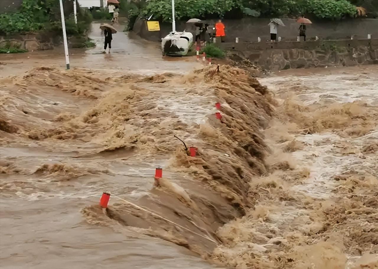 [月亮]紧急预警！甘肃新一轮强暴雨强势来袭，叠加风险倍增，全域需严密防范避险
