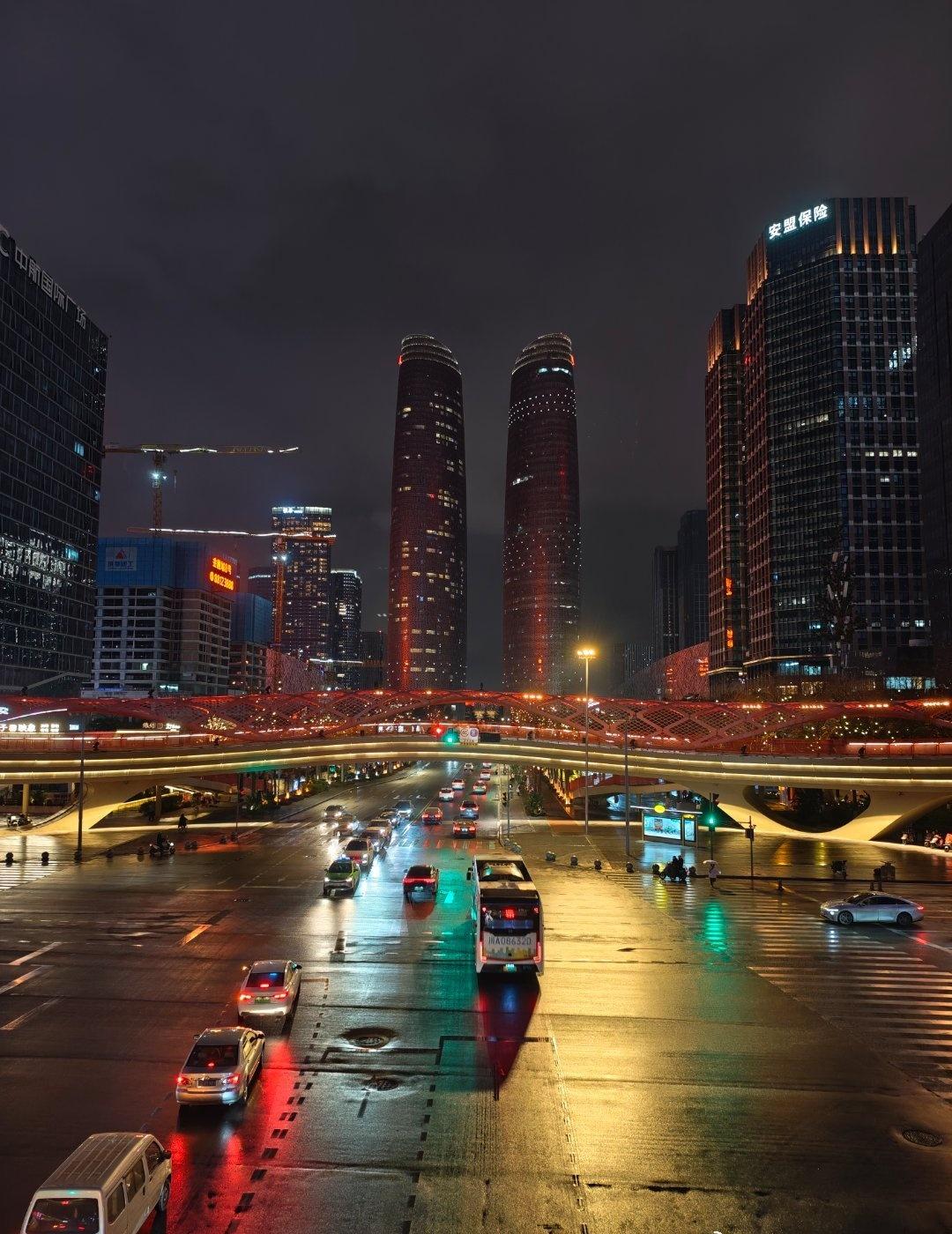 双子塔都没有亮了成都双子塔  ​​​