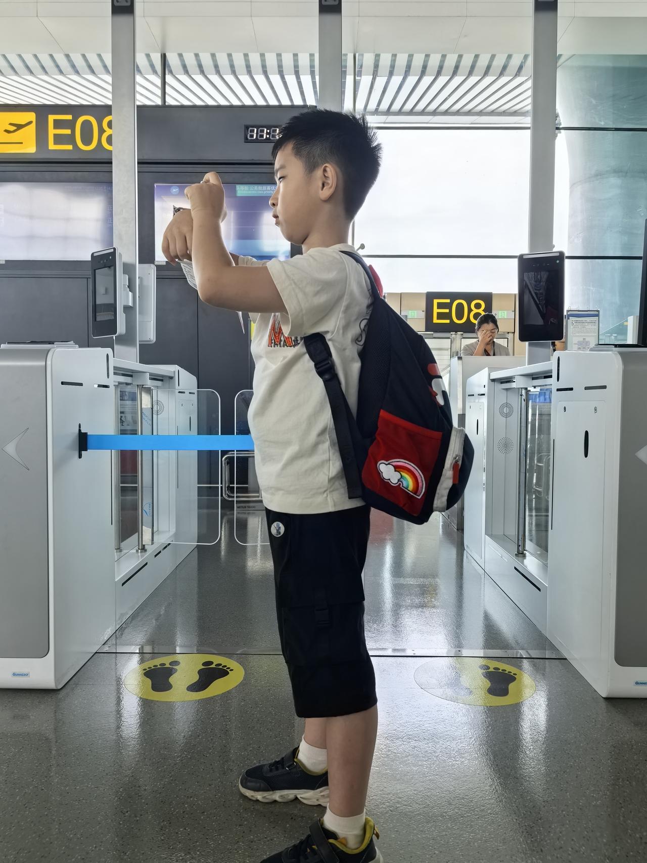 分享一个生活中的小感动，希望也能触动你的心弦！

事情发生在今年暑假里，那天，阳