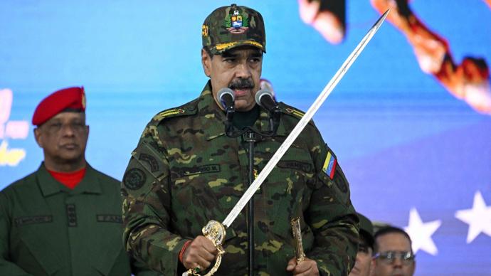 美国可以绑架马杜罗，但绝不敢动他的命！原因只有一个：他的血管里流着犹太人的血。在