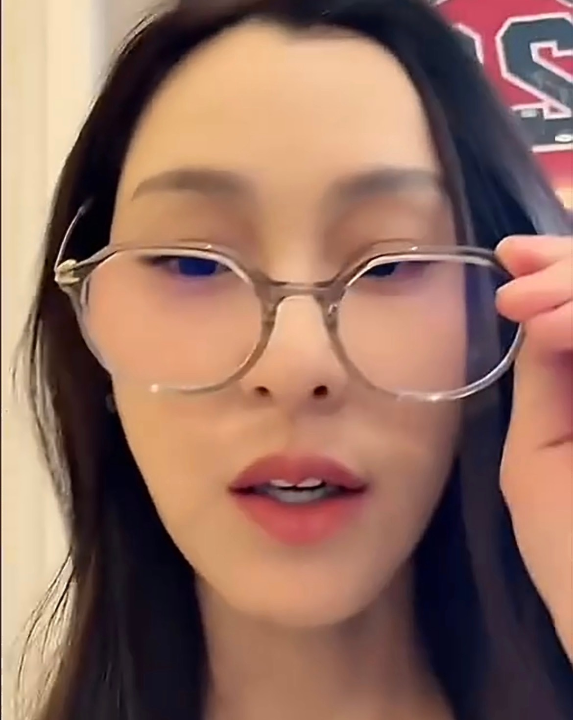 范玮琪戴老花镜看阚清子何宣林热舞哈哈哈哈哈哈哈哈哈哈哈哈哈虽然范玮琪是很真心的夸