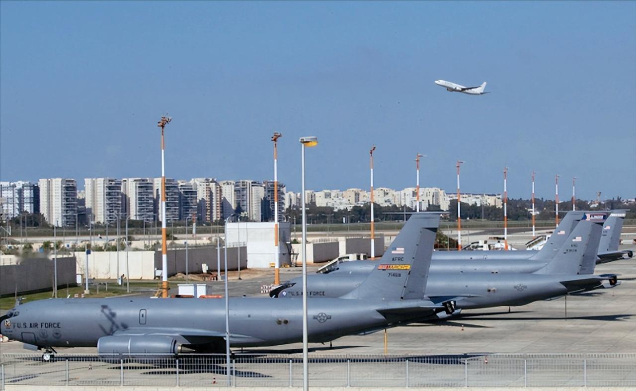 美伊谈和背后藏大招？特朗普想让盟友先动手挑事，算盘打得太响了。
 
美国最新的民