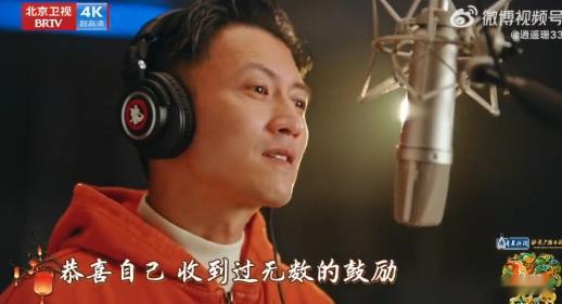 王菲在央视 谢霆锋在北京台 今晚的春晚舞台真的好热闹，尤其是这对儿！王菲在央视舞