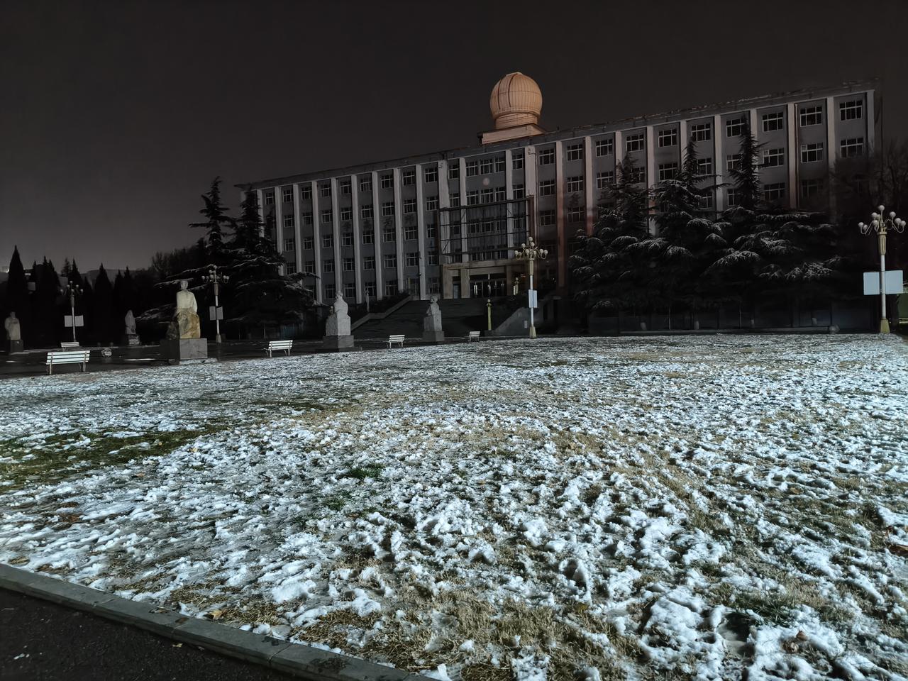 晒图笔记大赛雪后校园美景如画