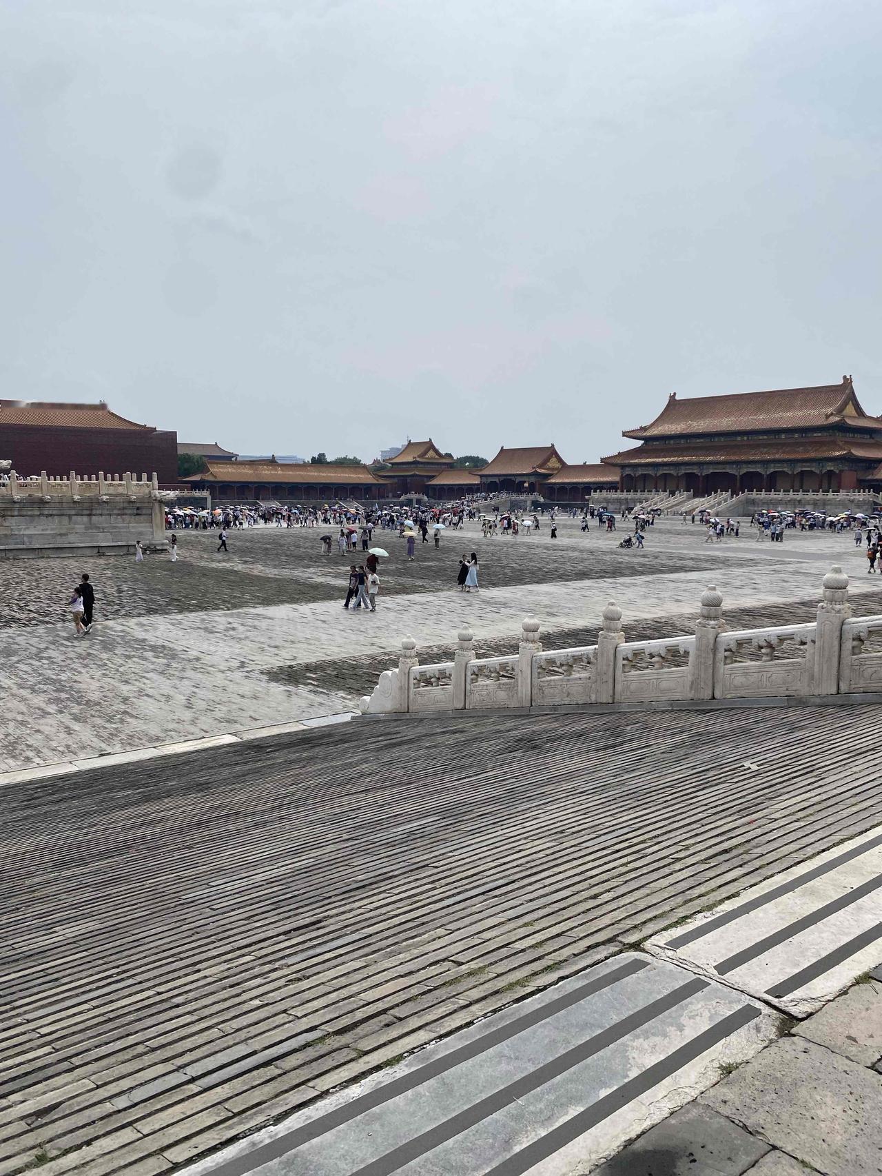 少林寺方丈和多名女子发生关系并育有子女的新闻炸开了锅。
我认识一和尚，长的像唐僧