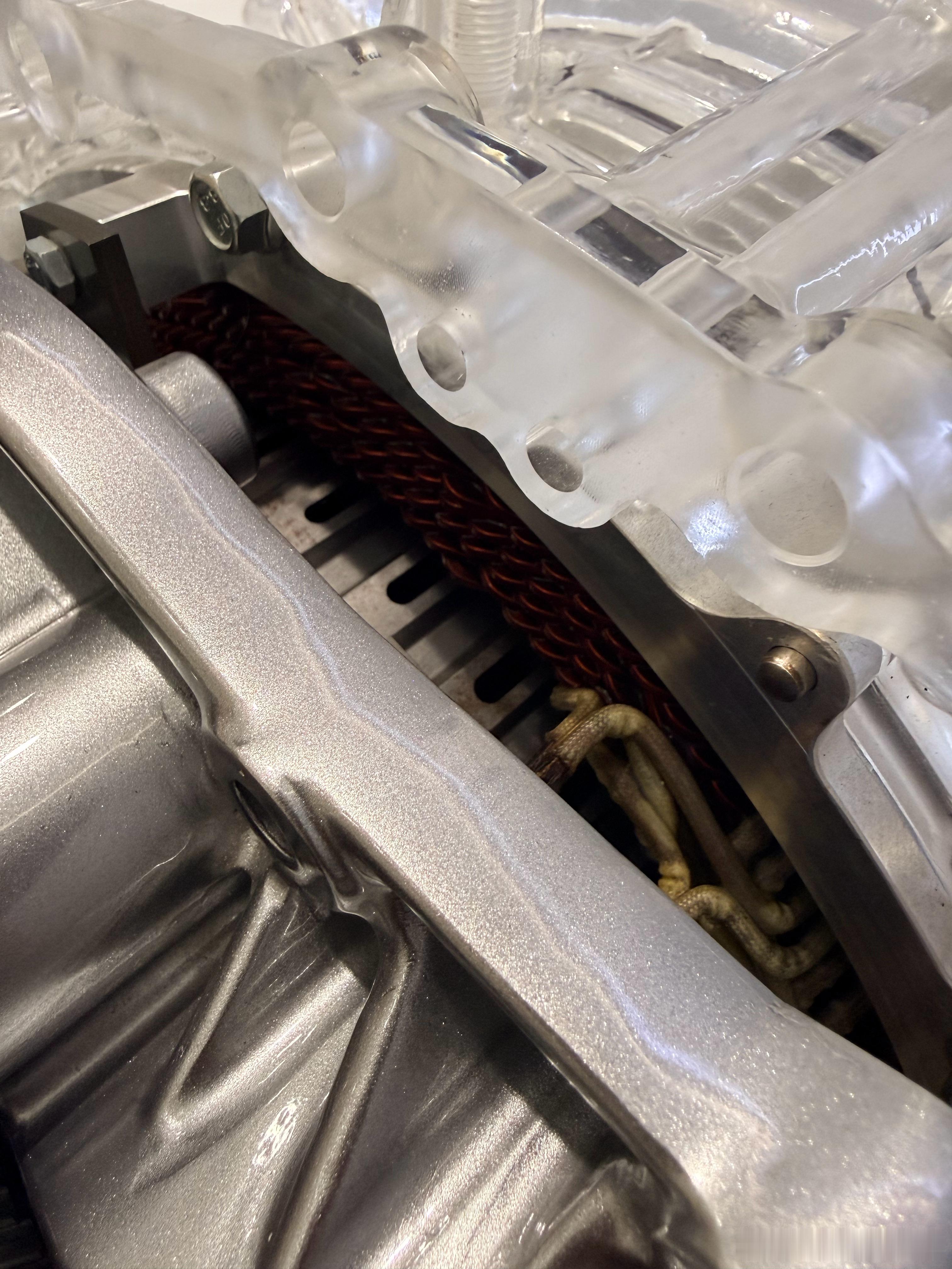 这是什么东西里面的扁线电机绕组，谁能猜到 