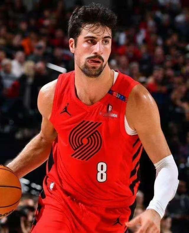 阿门看好了，这就是你和全明星的差距！
击败火箭一波4连胜，开拓者战绩来到西部第9