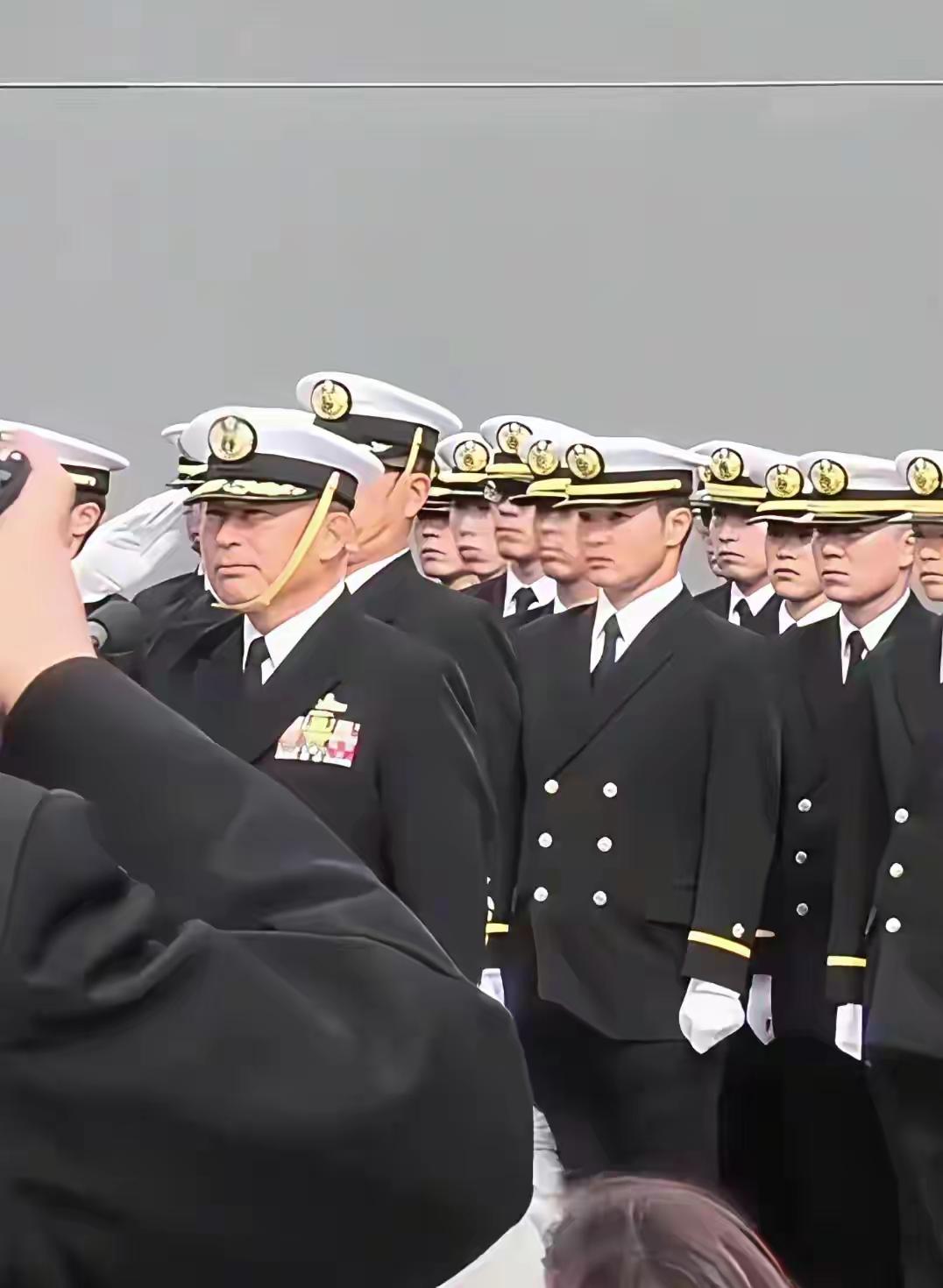 高市早苗露出马脚！原来日本挑衅中方的终极底牌是核武器