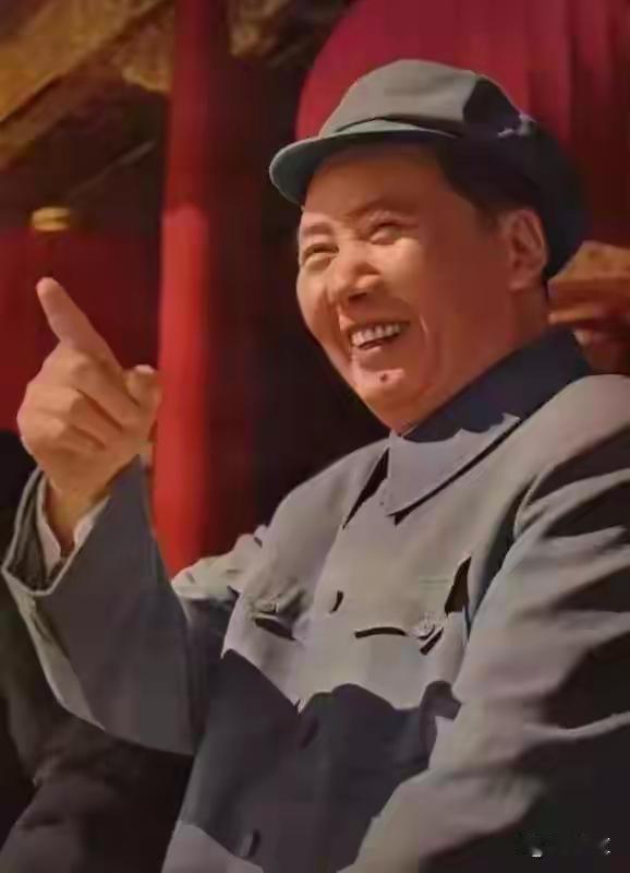 毛主席一生心系人民、艰苦朴素，为全党树立了至高无上的光辉榜样，也成为全球爱戴的伟