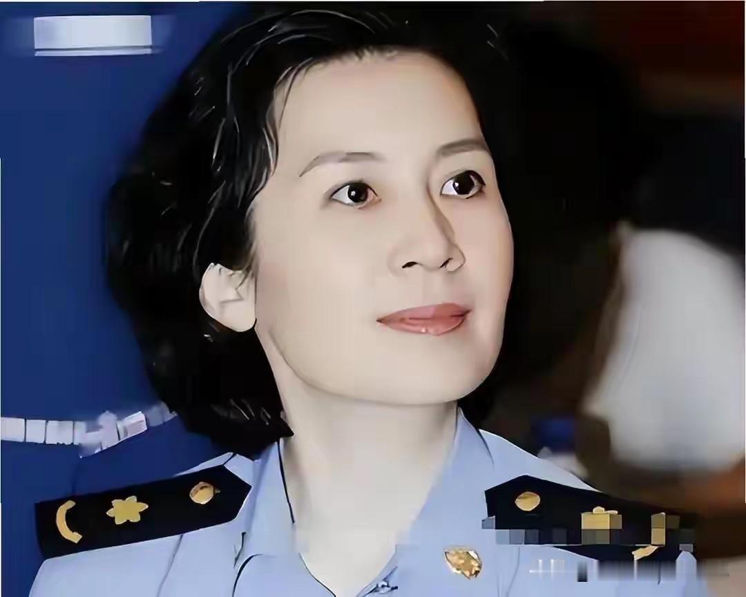 她享受正军级待遇，老了还那么大气，比好多同龄的女演员保养的到位，越来越有气质，你
