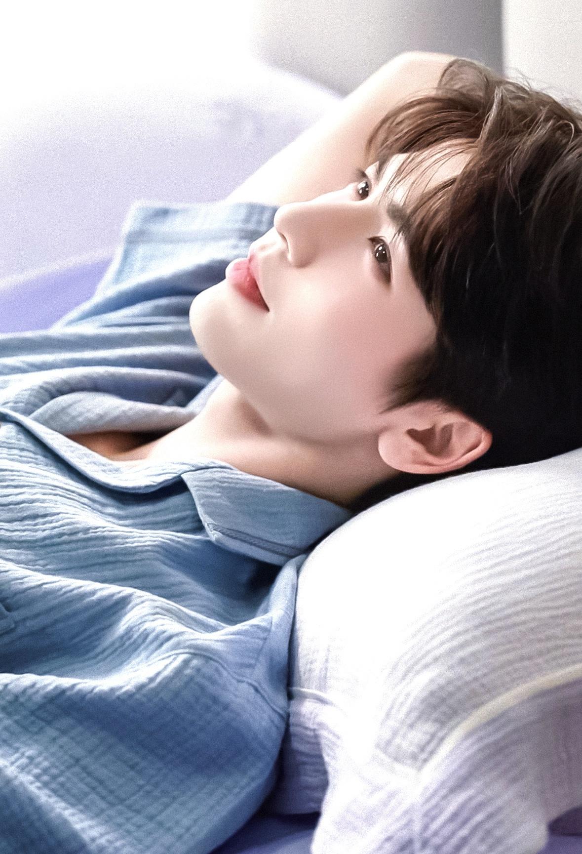 张凌赫张凌赫代言全棉时代家居休闲服饰 
张凌赫·与棉✡︎⊹⸝⸝⸝ ⁺₊ ∗🤍˚