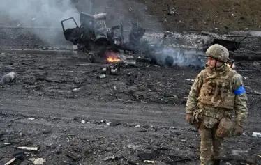 1月31日，俄军偷袭红军城，被乌克兰无人机侦查到，失败了，俄军损失了人员和摩托车