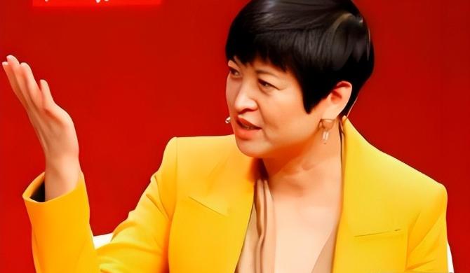 帮美媒造谣诋毁中国，如今在中外都成跳梁小丑，袁莉如今后悔不
 
袁莉这人吧，以前