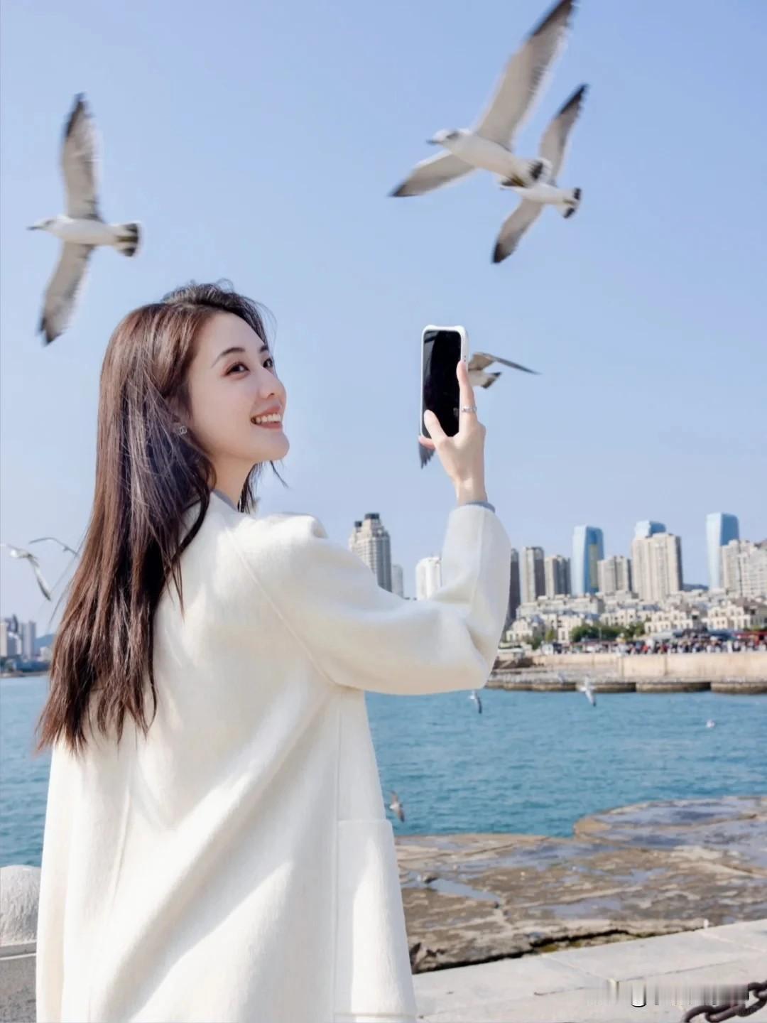 海边的快乐时光，与海鸥共舞🌊🐦