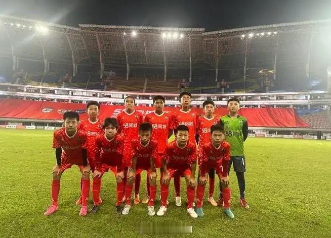 中国足球小将vs圣保罗远赴巴西直面南美劲旅，这群少年跳出舒适圈，交出了一份特别的