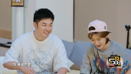 邓超回应瘦成男大哈哈哈哈哈谁看了不说邓超状态太绝，五哈里被大家喊男大，他自己都忍