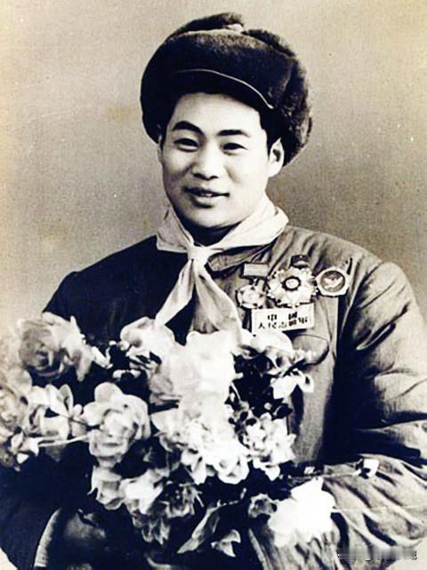 长空王牌蒋道平：7个月击落5架美军先进战机，离休后隐姓埋名校园扫地
 
蒋道平，