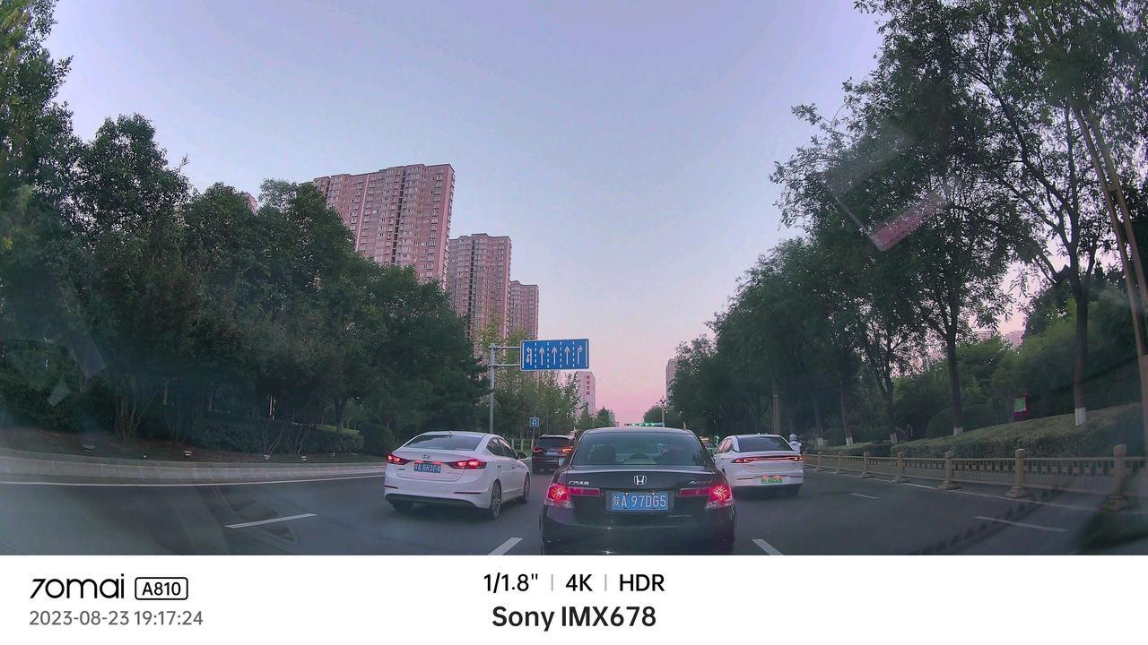 买行车记录仪，一定要考虑稳定性，不能漏拍，再有就是功能和科技感，拿我入手的这款7