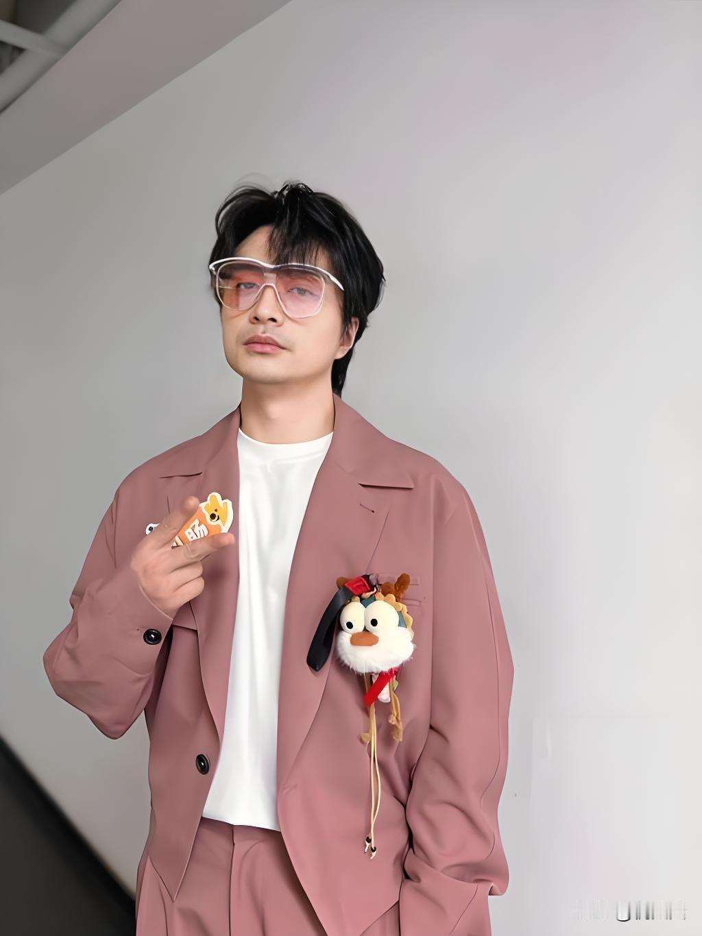 喜剧演员刘旸，这个原新东方老师，说出来补课的核心，很多时候就是在卖幻觉。

大多