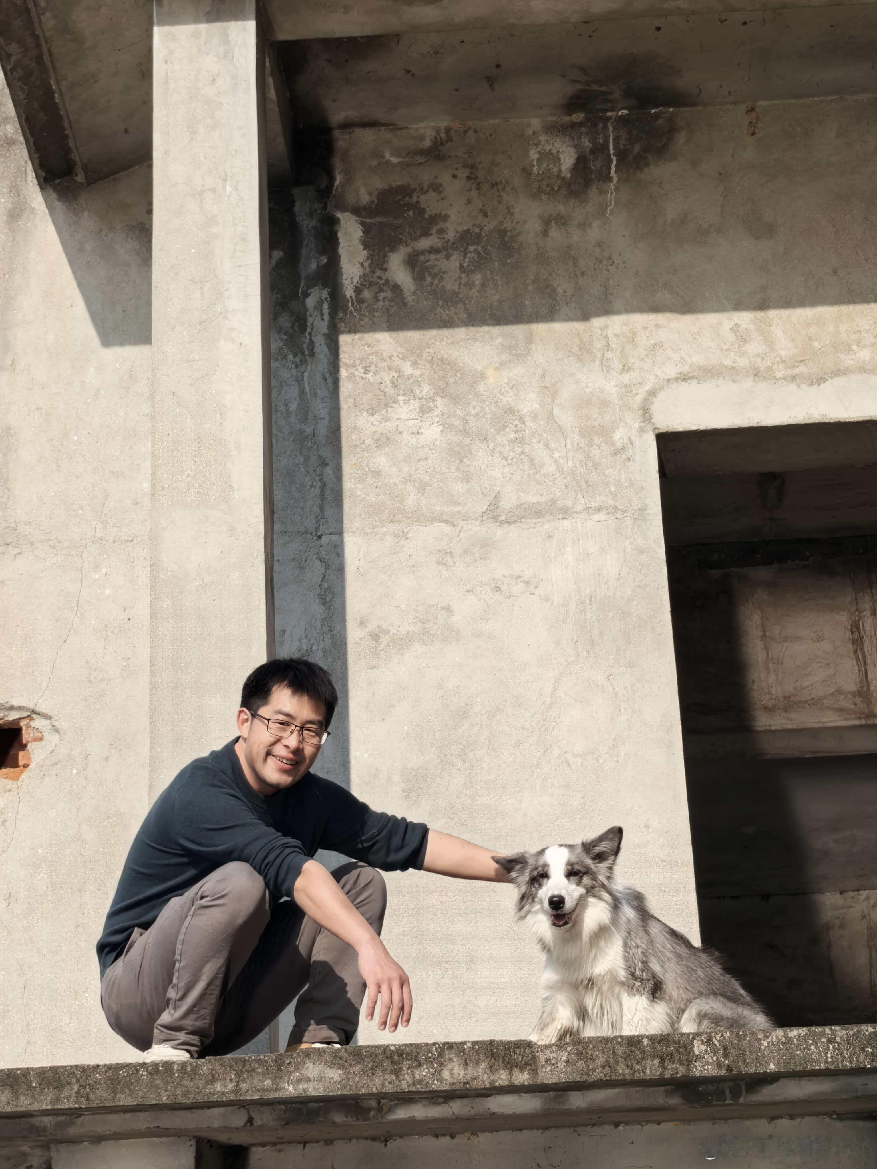 我这张照片在知音湖上马洲岛的遗弃建筑物……我就喜欢这种失落的遗迹的感觉就像塞尔达