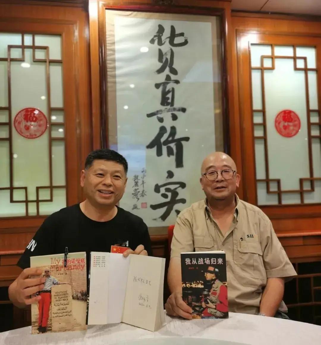 我们从来不肯把“永别”和你挂钩——毕竟谁忘得了你把高数公式编成段子，蹲在操场边和