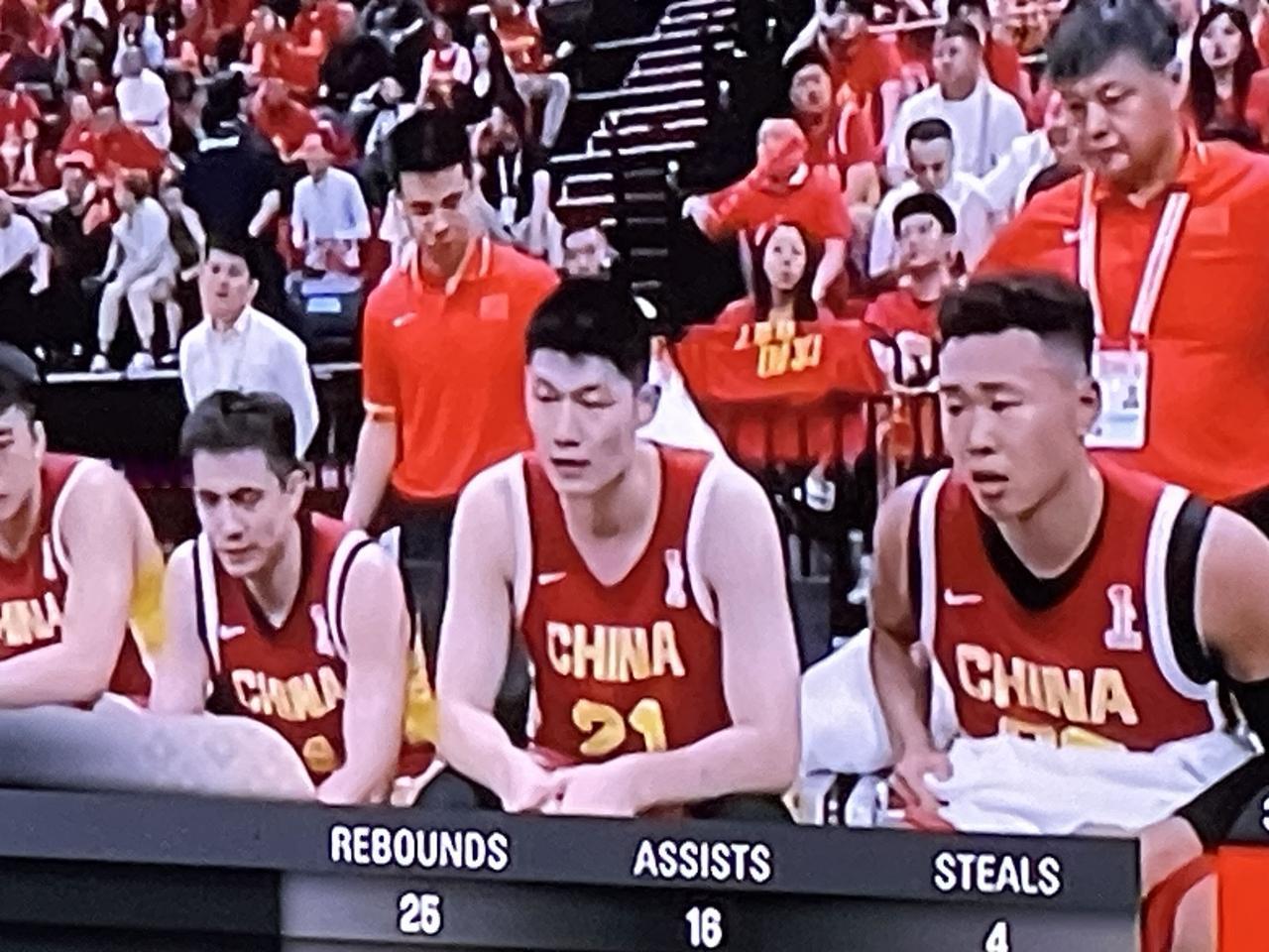 大概率中国男篮的世界杯无缘下一阶段比赛。从目前场上情况来看，主动权掌握在日本队手