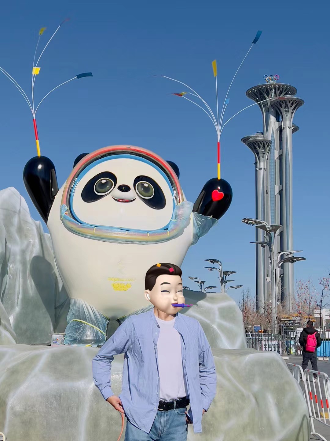 支宁性格孤僻有点像以前的我一部分灵魂。 为什么说有点像以前。 因为前几年我的一些