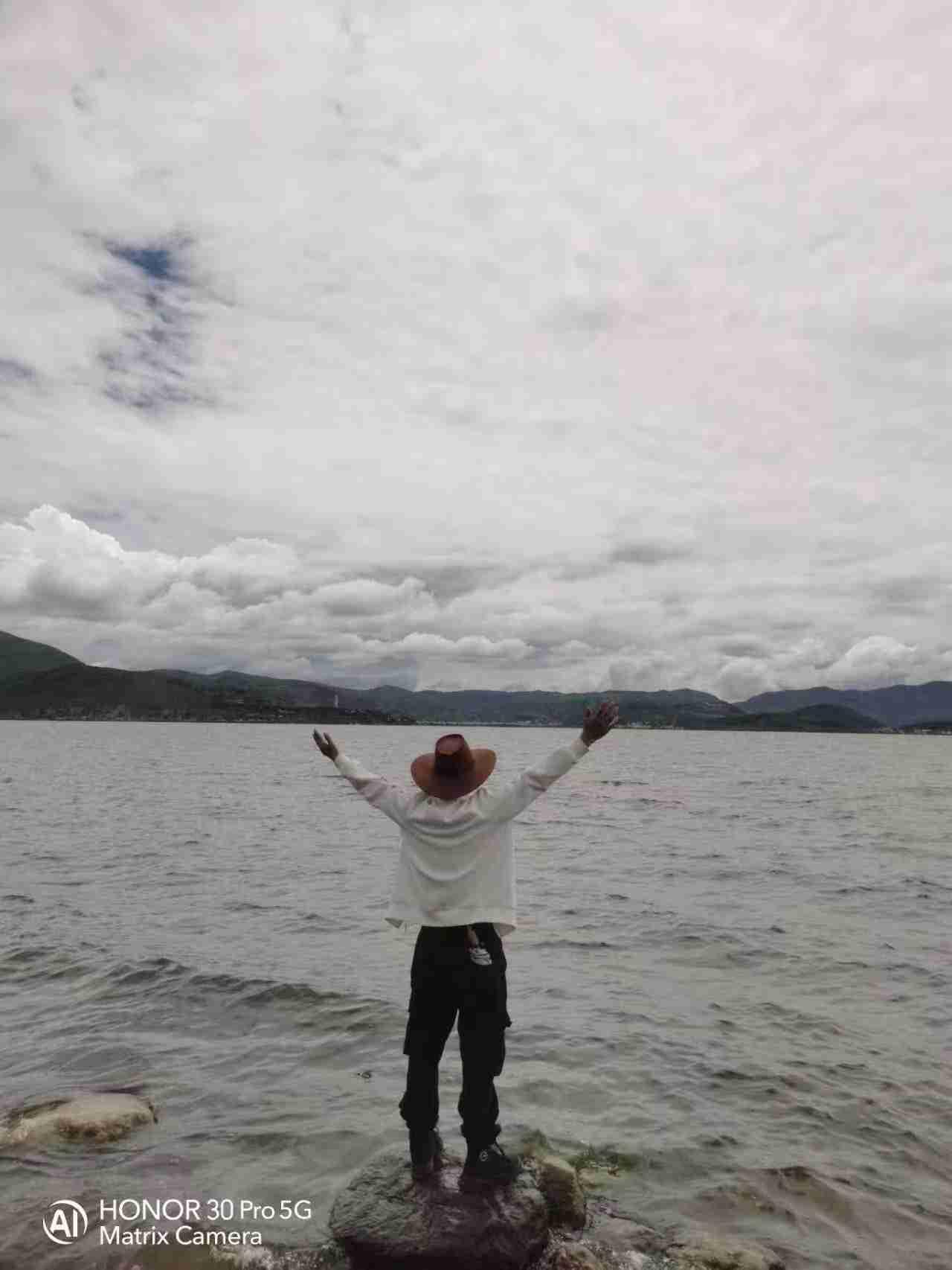 我的今日状态：😪没睡醒
我这里的天气：🌈雨过天晴

五十几岁的人了，气血有限